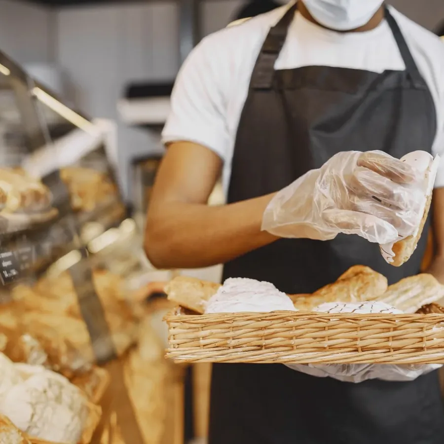 Bánh bông lan trứng muối cắt lát